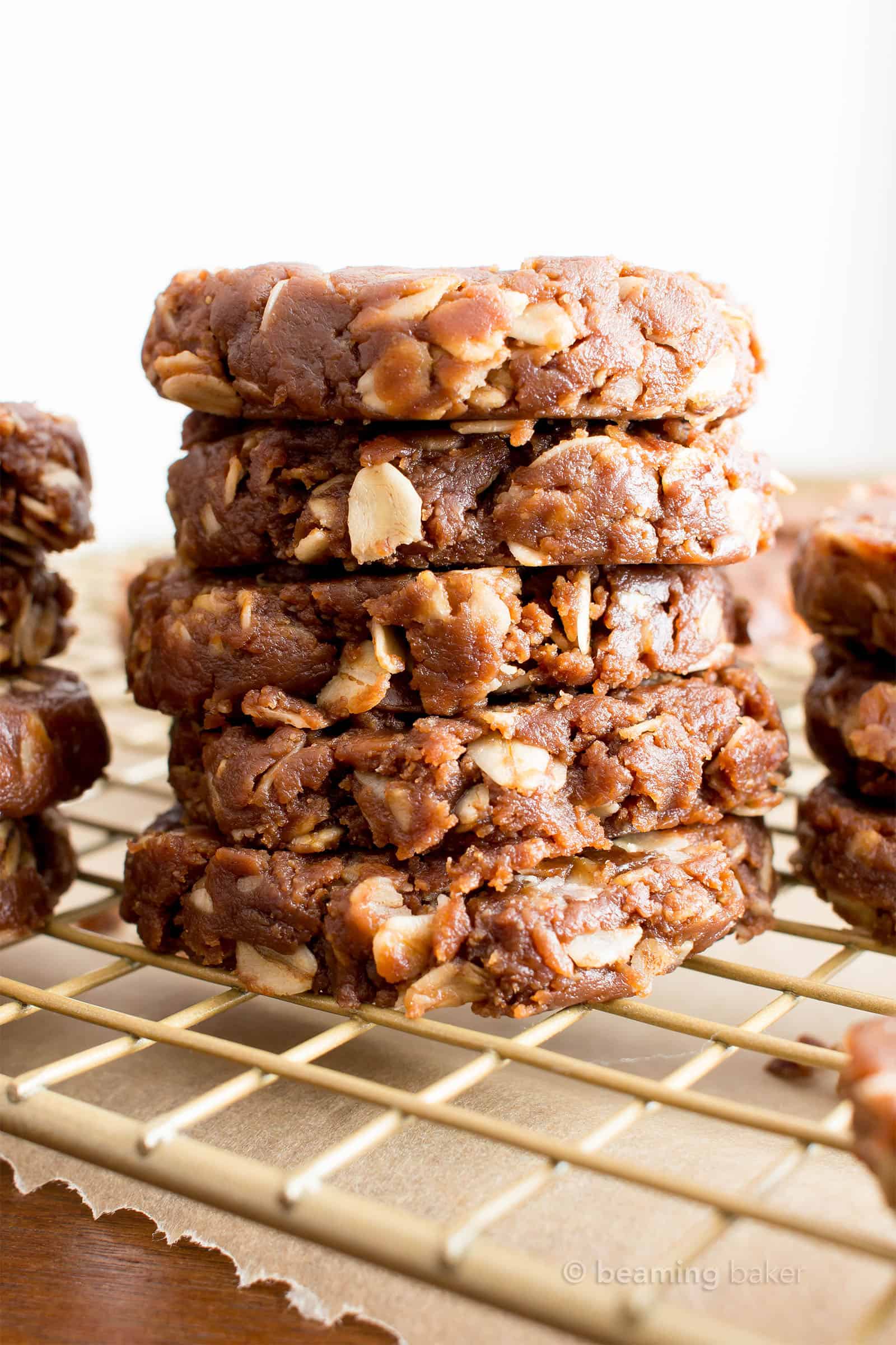 Healthy No Bake Oatmeal Cookies: super easy healthy no bake oatmeal cookies made with just 4 ingredients! The best healthy no bake cookies—chewy ‘n satisfying, delicious! #Healthy #NoBake #Oatmeal #Cookies | Recipe at BeamingBaker.com