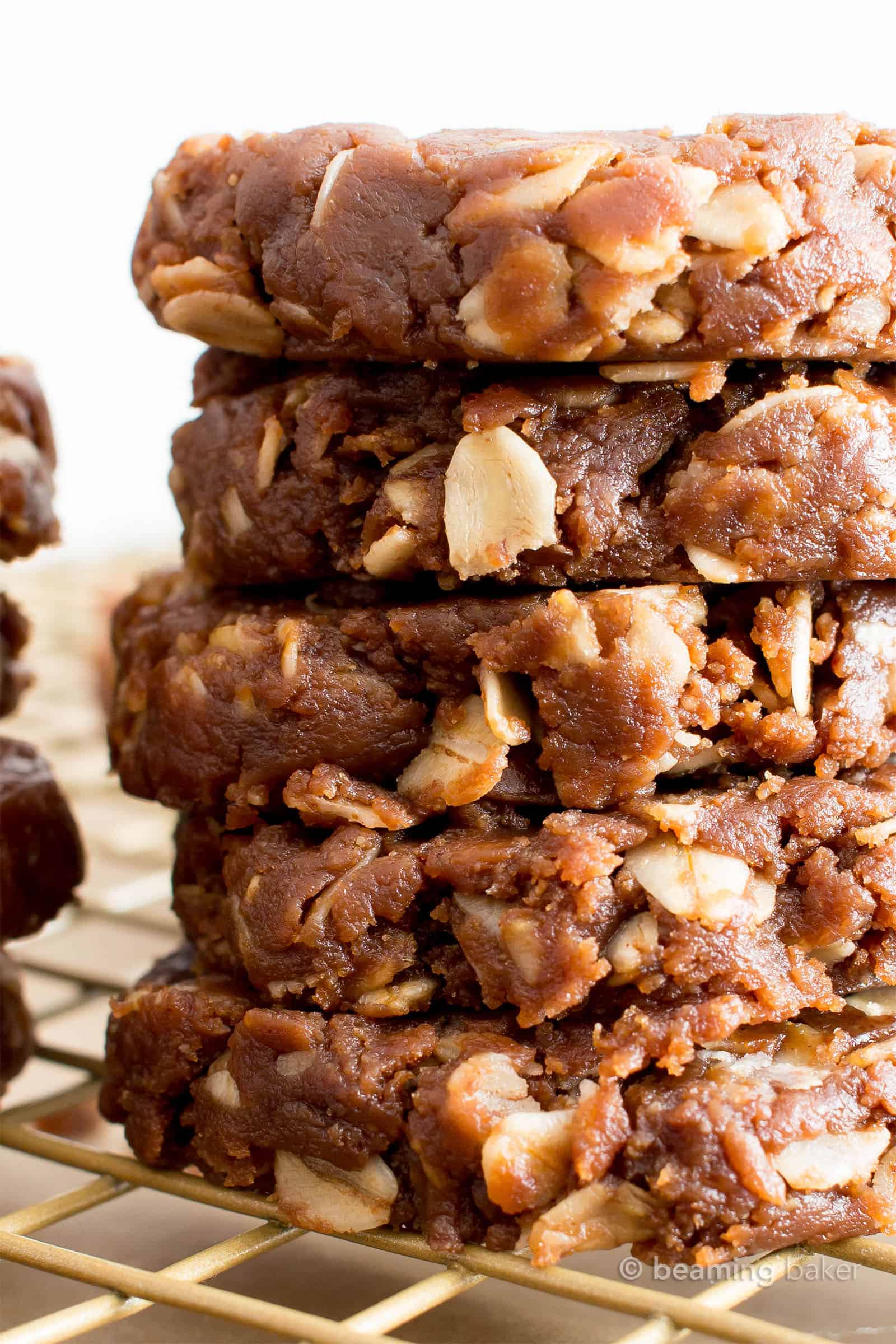 Healthy No Bake Oatmeal Cookies: super easy healthy no bake oatmeal cookies made with just 4 ingredients! The best healthy no bake cookies—chewy ‘n satisfying, delicious! #Healthy #NoBake #Oatmeal #Cookies | Recipe at BeamingBaker.com