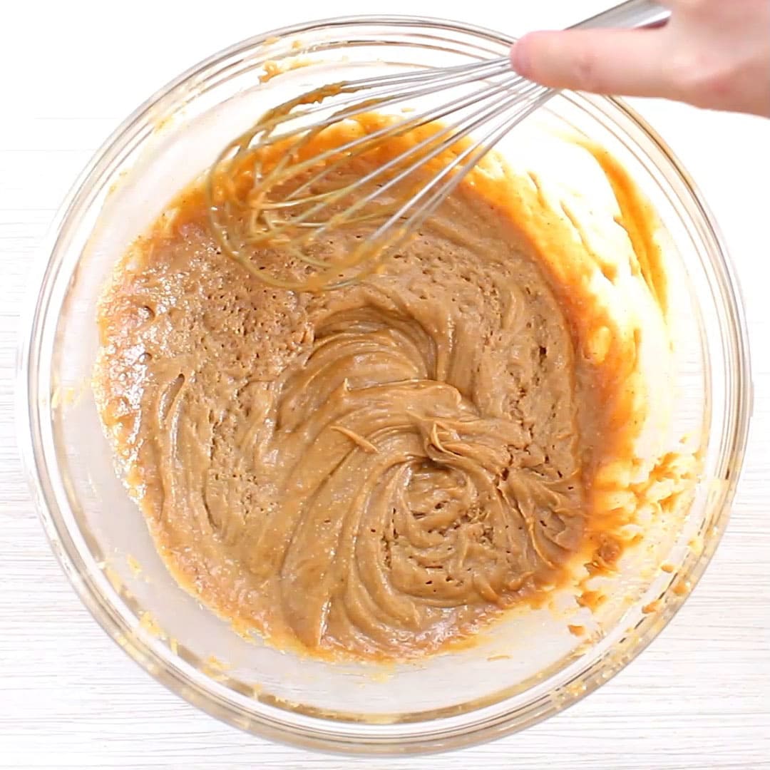 photo depicting fluffy texture of sweetened mixture after heating properly